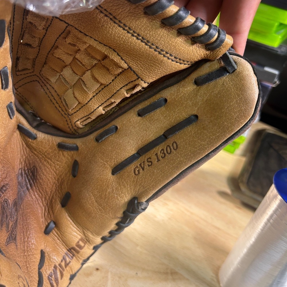 Mizuno GVS 1300 Superior Design 13 Inch Baseball Glove Full Grain Leather lht - Picture 6 of 6